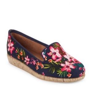 Aerosoles Sunscreen Blue Floral Espadrille loafers